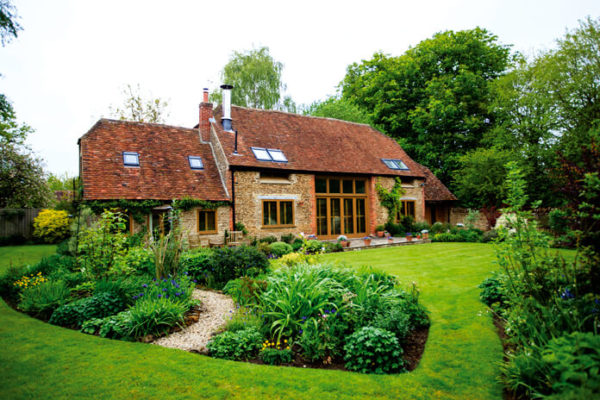 A characterful barn conversion by Lapd Architects