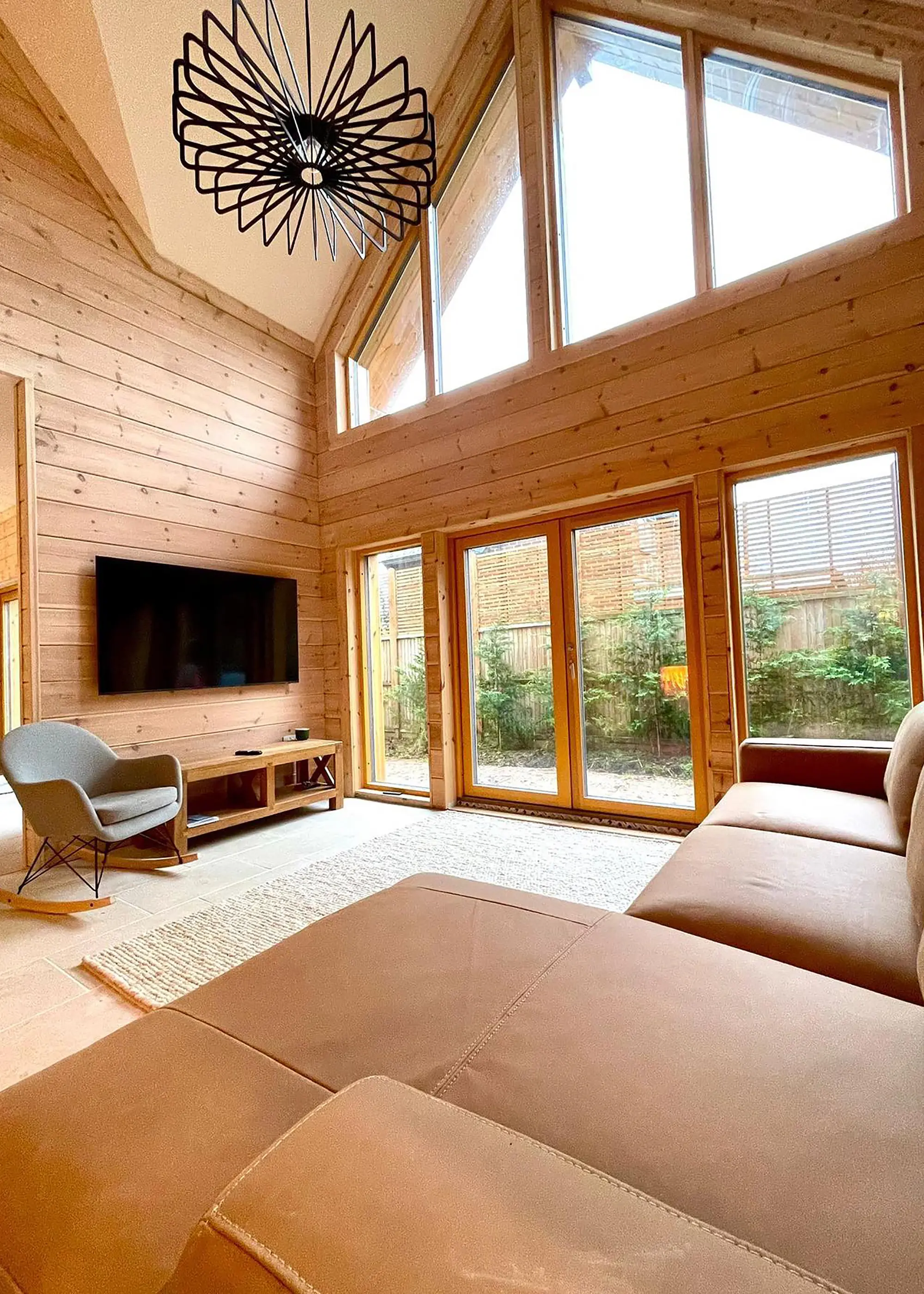 Build It Award-Winning Family Log Home for under £300,000