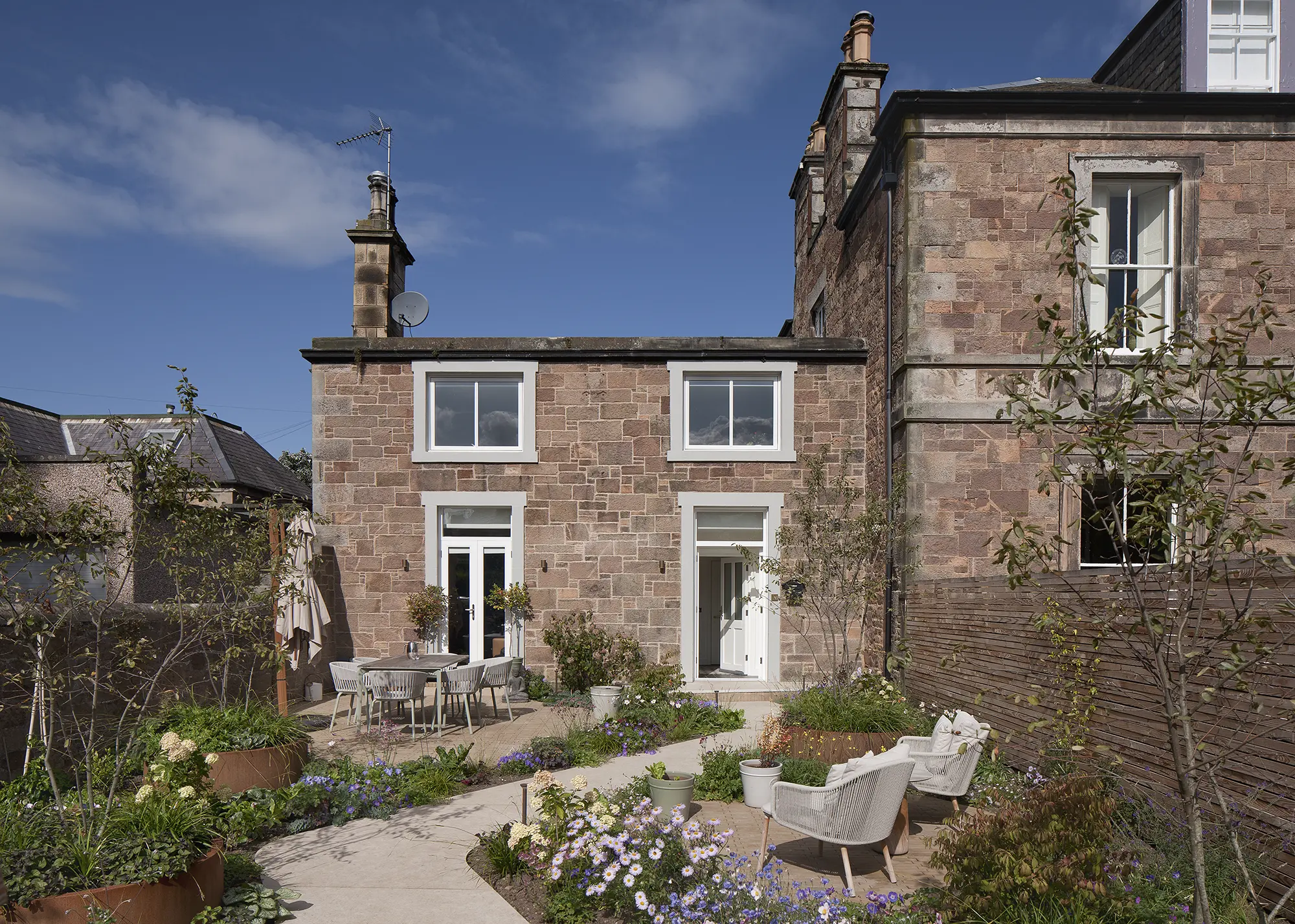 130m² Victorian Annexe Transformed into a Light-Filled Home